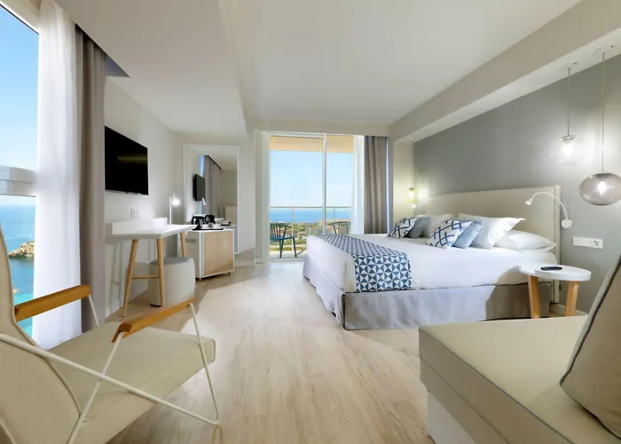 Hotel Palladium Menorca 4*
